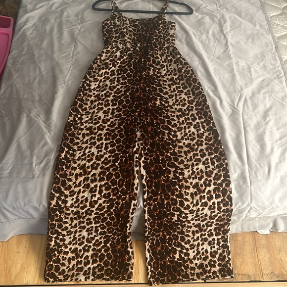 Leopard Print One Piece Jumpsuit - Picture 3 of 5